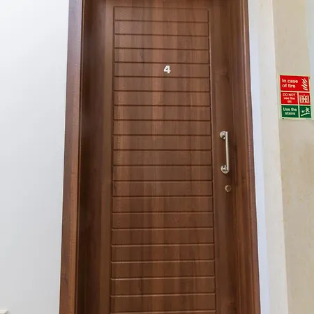 Modern & 2 Bedroom & 2 Bathrooms