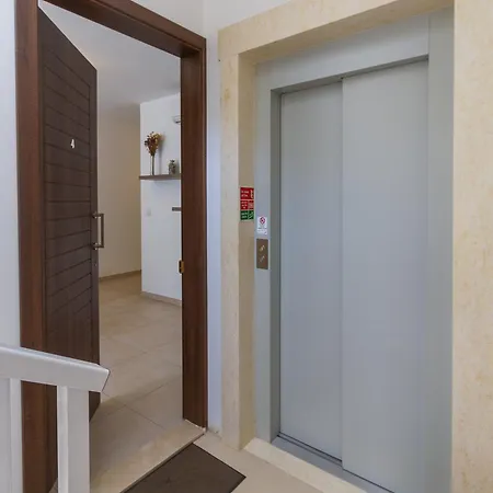 Modern & 2 Bedroom & 2 Bathrooms Apartamento Msida