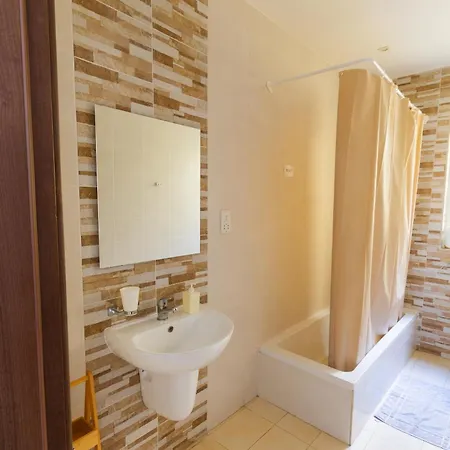 Modern & 2 Bedroom & 2 Bathrooms 公寓 姆西达
