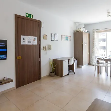 Modern & 2 Bedroom & 2 Bathrooms 姆西达