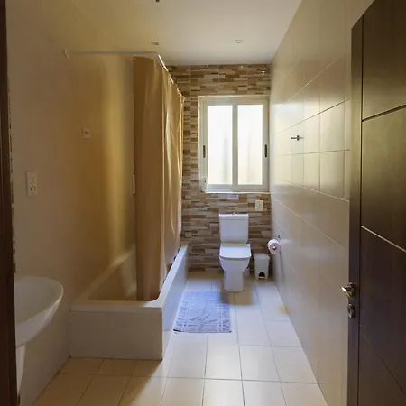 Modern & 2 Bedroom & 2 Bathrooms 公寓 *