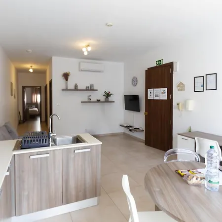 Modern & 2 Bedroom & 2 Bathrooms *