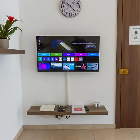 Modern & 2 Bedroom & 2 Bathrooms 公寓 *