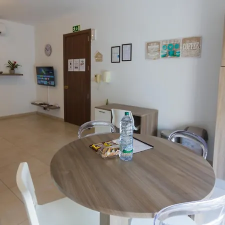 Modern & 2 Bedroom & 2 Bathrooms *