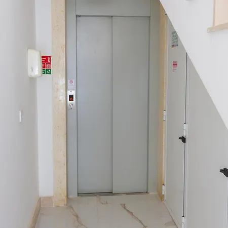 公寓 Modern & 2 Bedroom & 2 Bathrooms