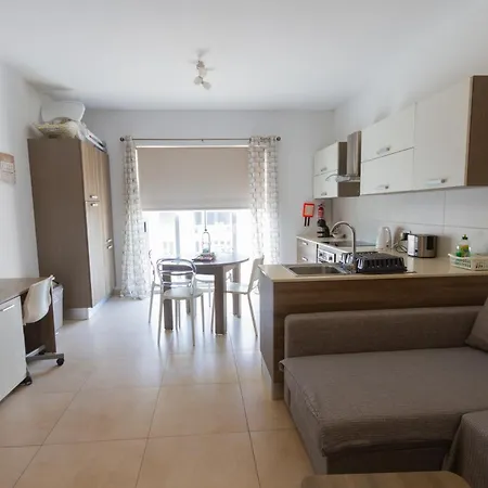 Διαμέρισμα Modern & 2 Bedroom & 2 Bathrooms *