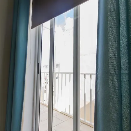 Modern & 2 Bedroom & 2 Bathrooms Lejlighed