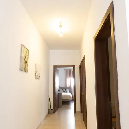 Modern & 2 Bedroom & 2 Bathrooms 公寓 *