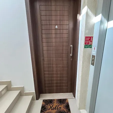 Modern & 2 Bedroom & 2 Bathrooms *