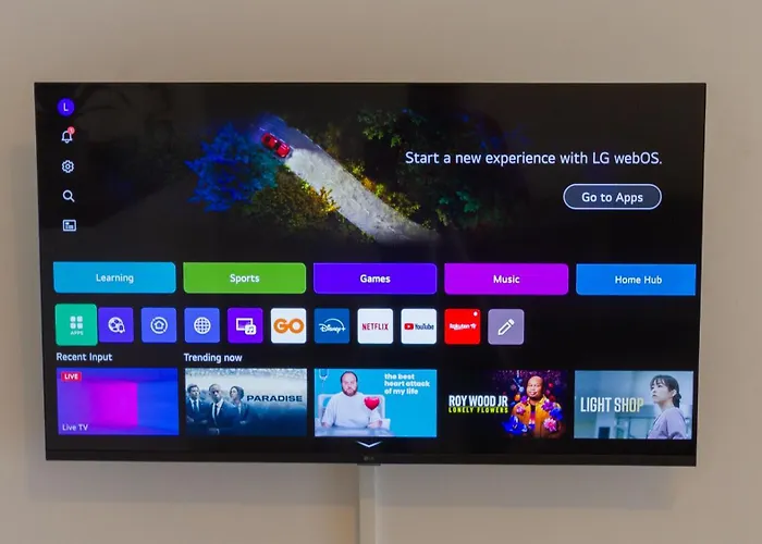 Διαμέρισμα Modern & 2 Bedroom & 2 Bathrooms *