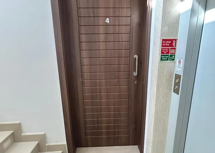 Modern & 2 Bedroom & 2 Bathrooms *